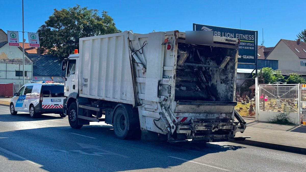 Fotókkal! Mozgó kukásautóról zuhant le egy munkás Hajdúszoboszlón