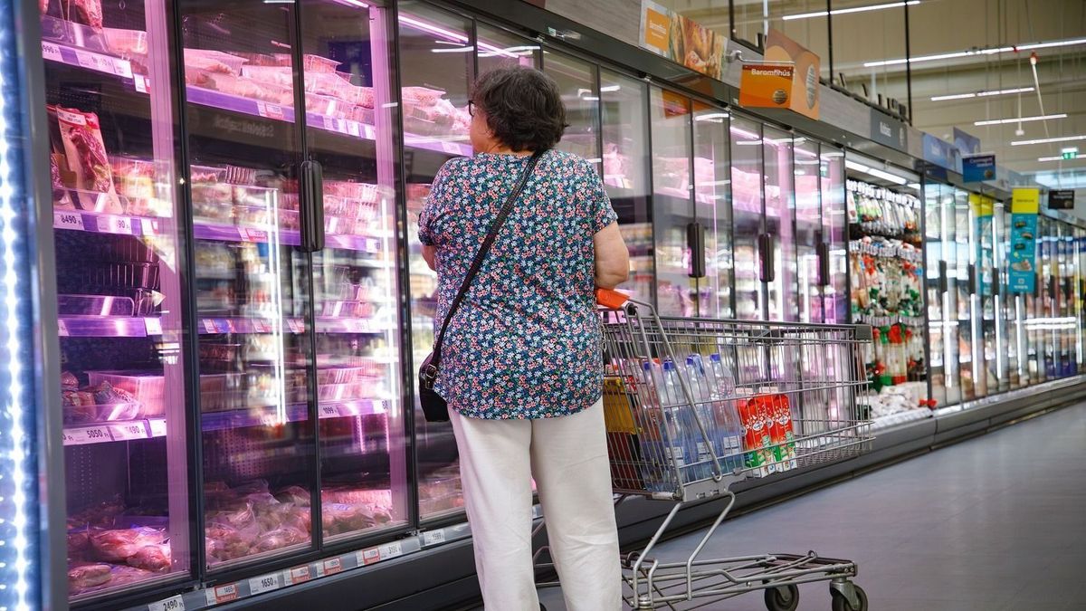 Az energiakrízis megtaníthatta olcsóbban működni a boltokat – több takarékossági lépés is velünk maradhat