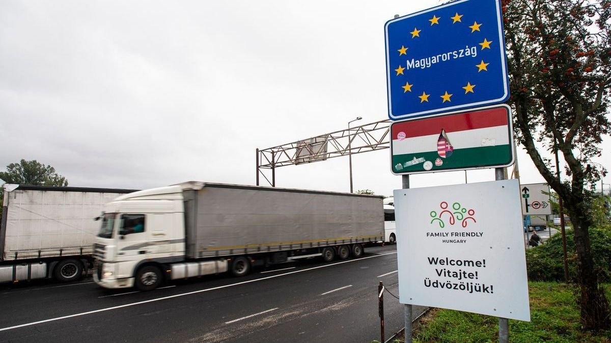 Egy egész embercsepész-hálózat működött a helyi fodrászatban