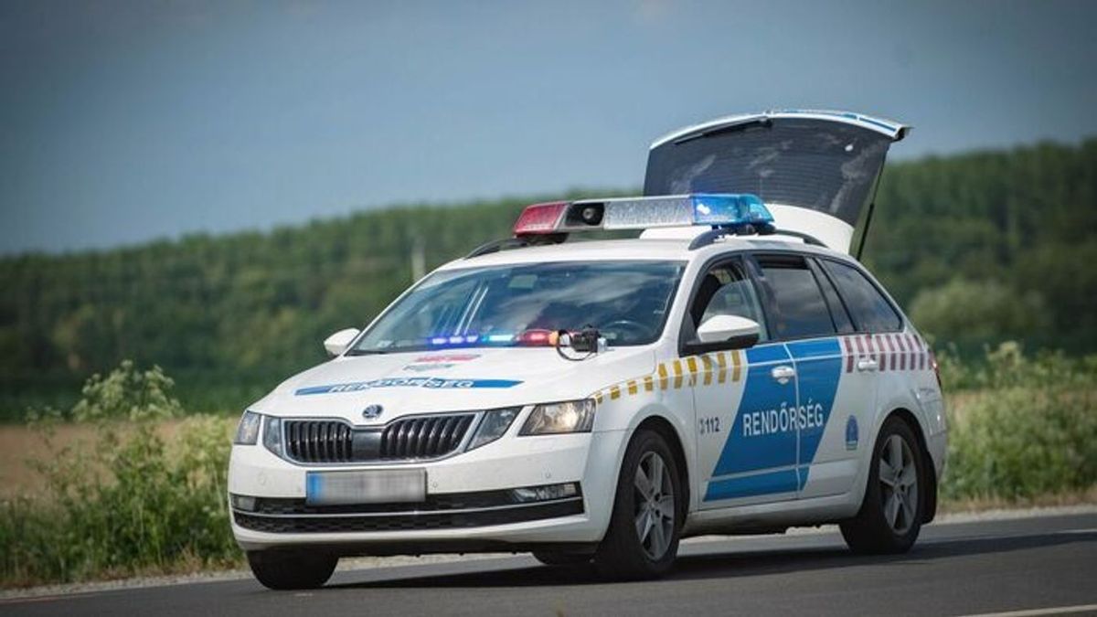 Két kisteherautó ütközött a 4-es főúton, Hajdú-Biharban