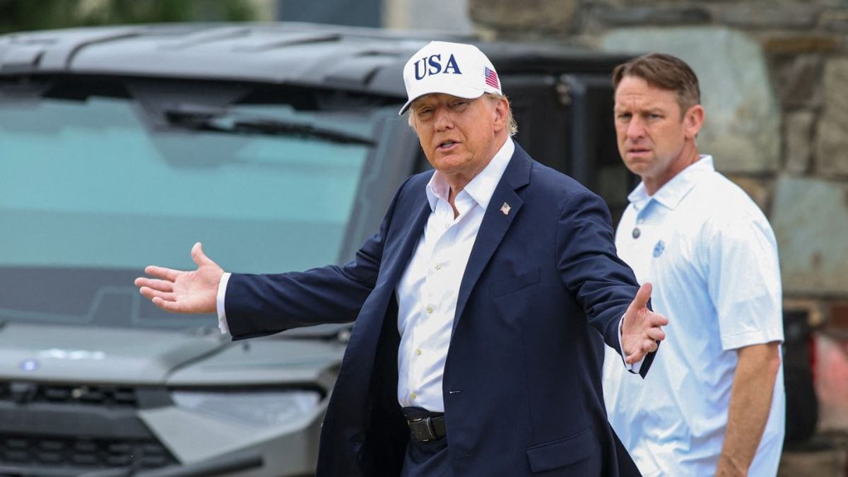 Trump sokkolta a világot, elárulta, hogy ki miatt szálltak el az üzemanyagárak