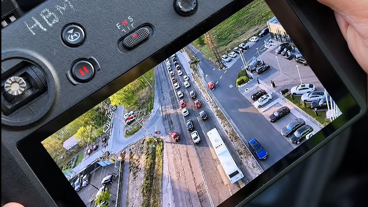 Videóval! Hajmeresztő jelenetet vedd fel egy rendőrségi drón Debrecenben!