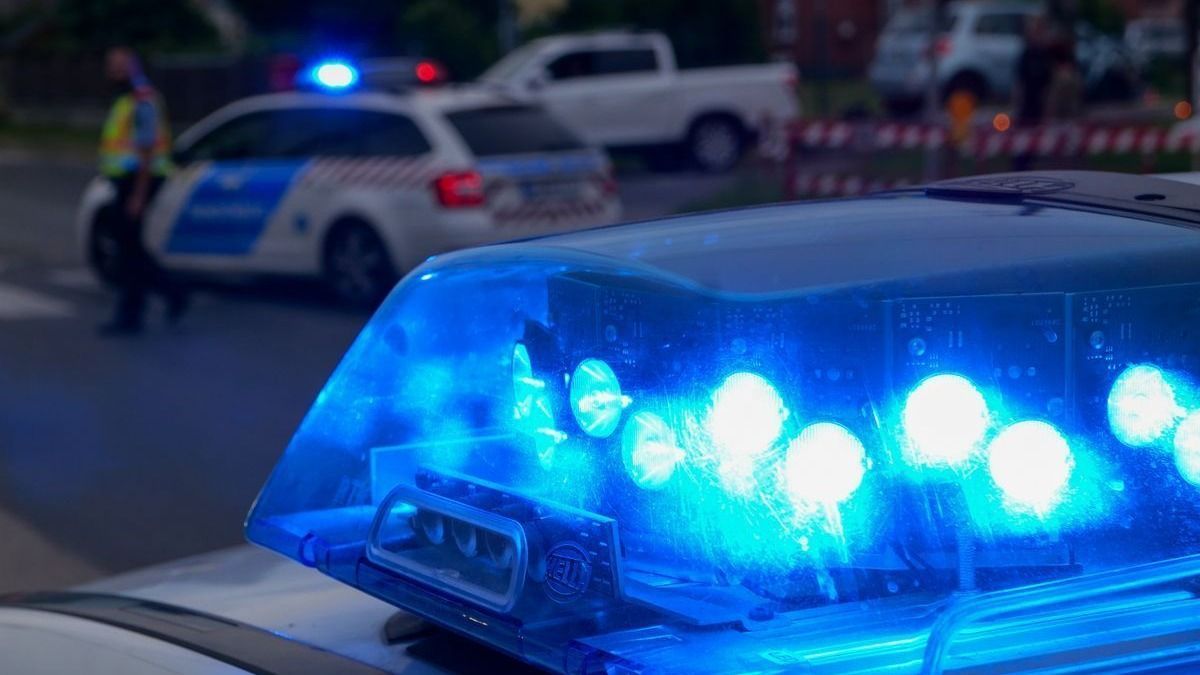 Két autó karambolozott Balmazújvárosban, mentő érkezett a helyszínre