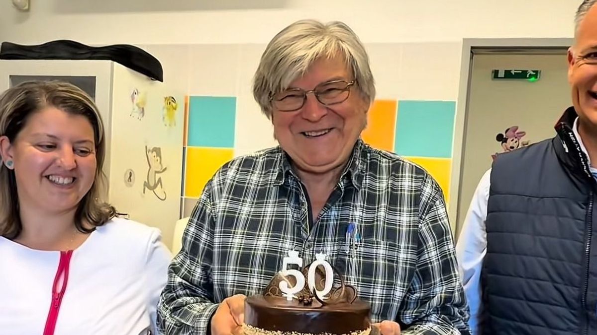 Kiss János gyermekorvost köszöntötték Józsán, 45 éve szolgálja a debreceni városrészt – videó