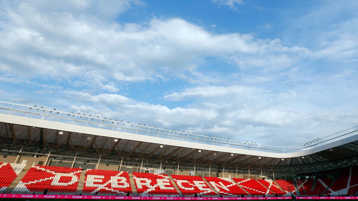 Nem csak a pontok a tét az FTC ellen rangadón – szektorbezárás fenyegeti a DVSC-t!