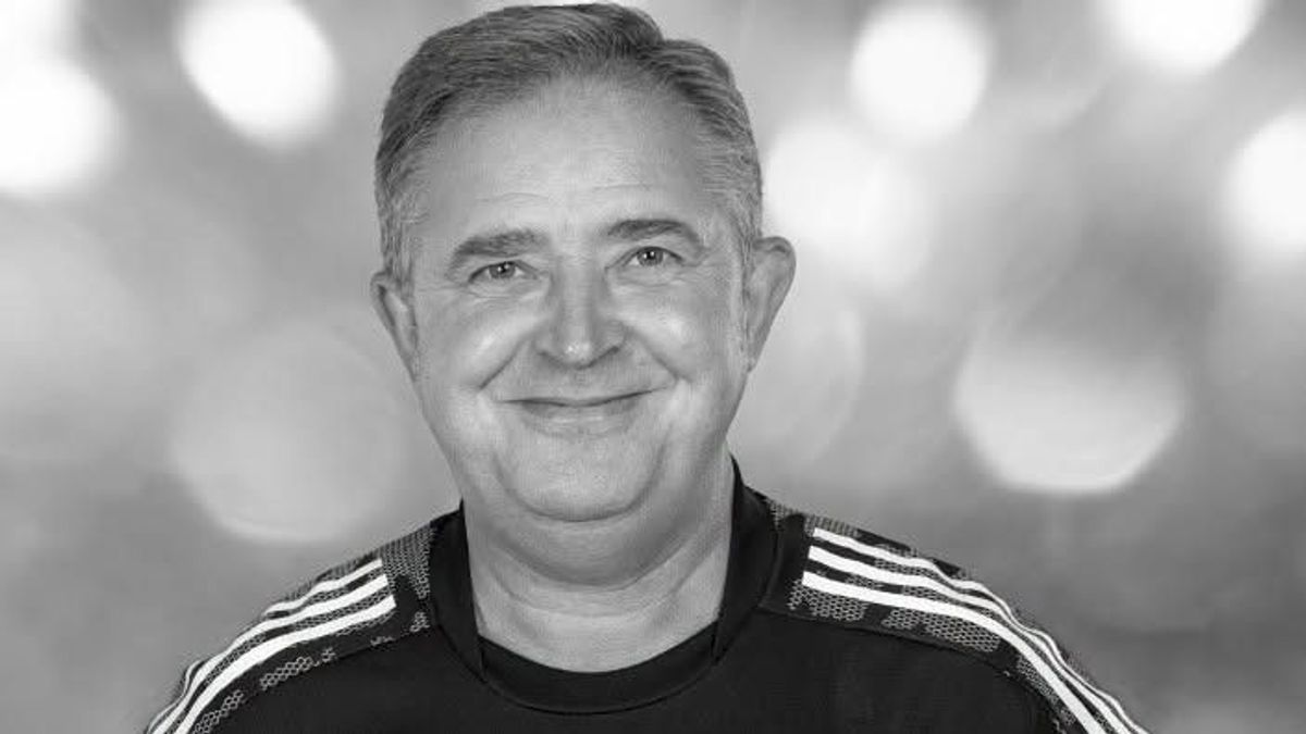 Ekkor kísérik utolsó útjára Nagy Istvánt, a DVSC masszőrét