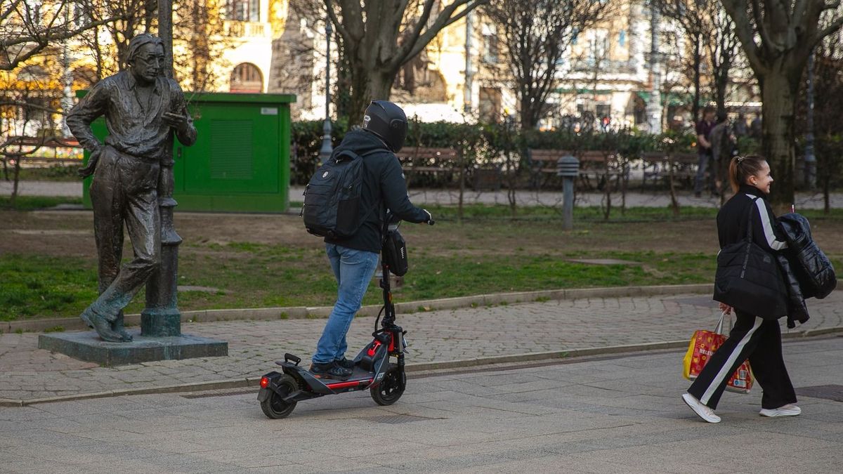 Heteken belül érkezik a szigorítás a rollerekre