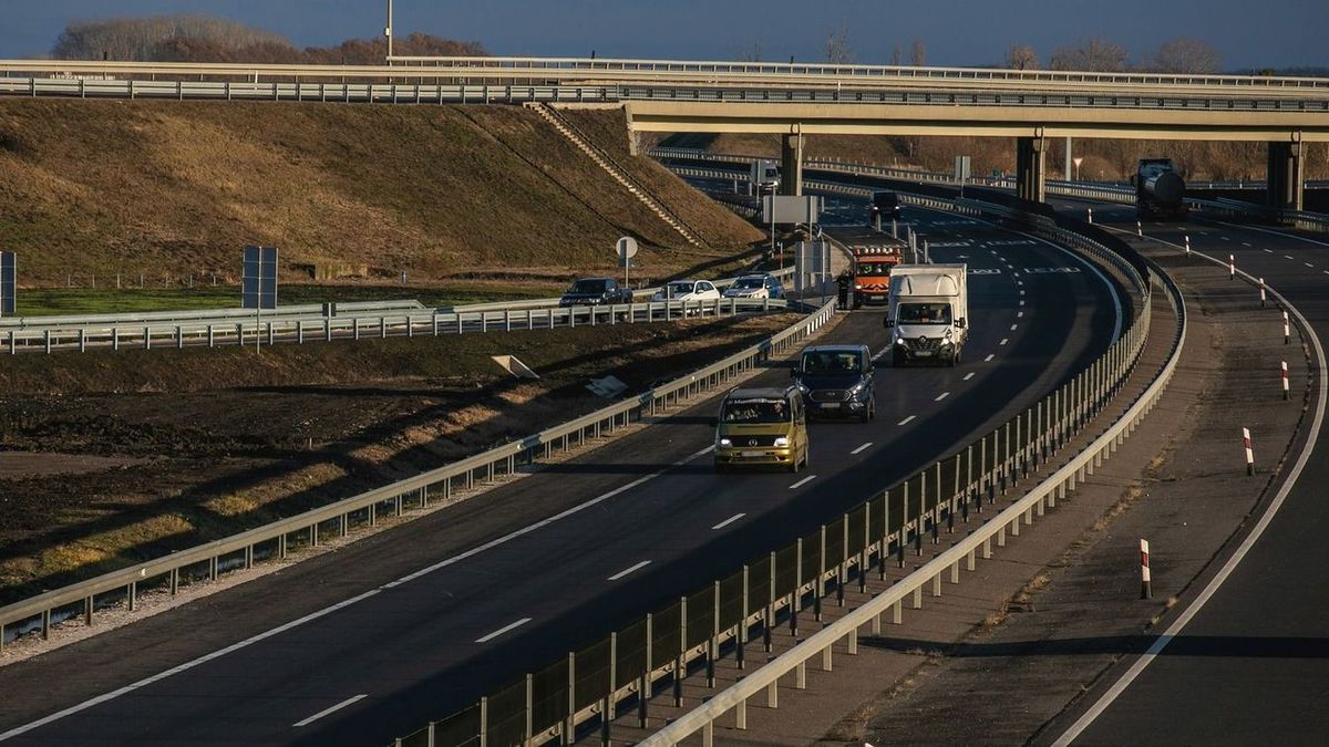 Jó hír a józsaiaknak, így megszűnhetnek a mindennapos dugók