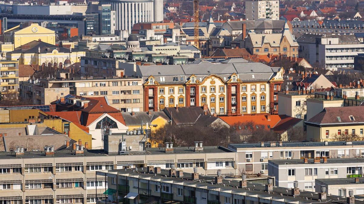 Nagy a baj Debrecenben! Teljesen lezártak egy útszakaszt