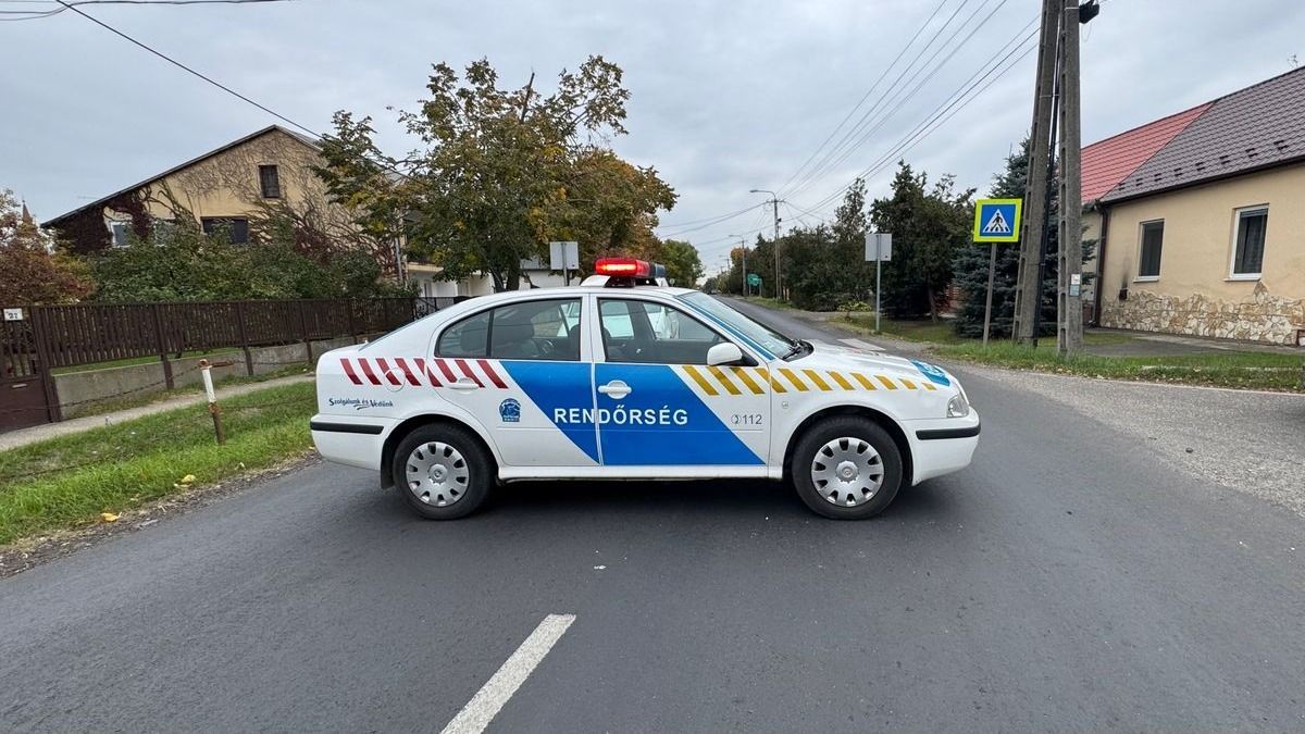 Balesettel indult a szerda reggel Hajdú-Biharban: árokba hajtott egy autó